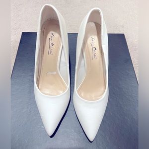 Like NEW White Matte Heels